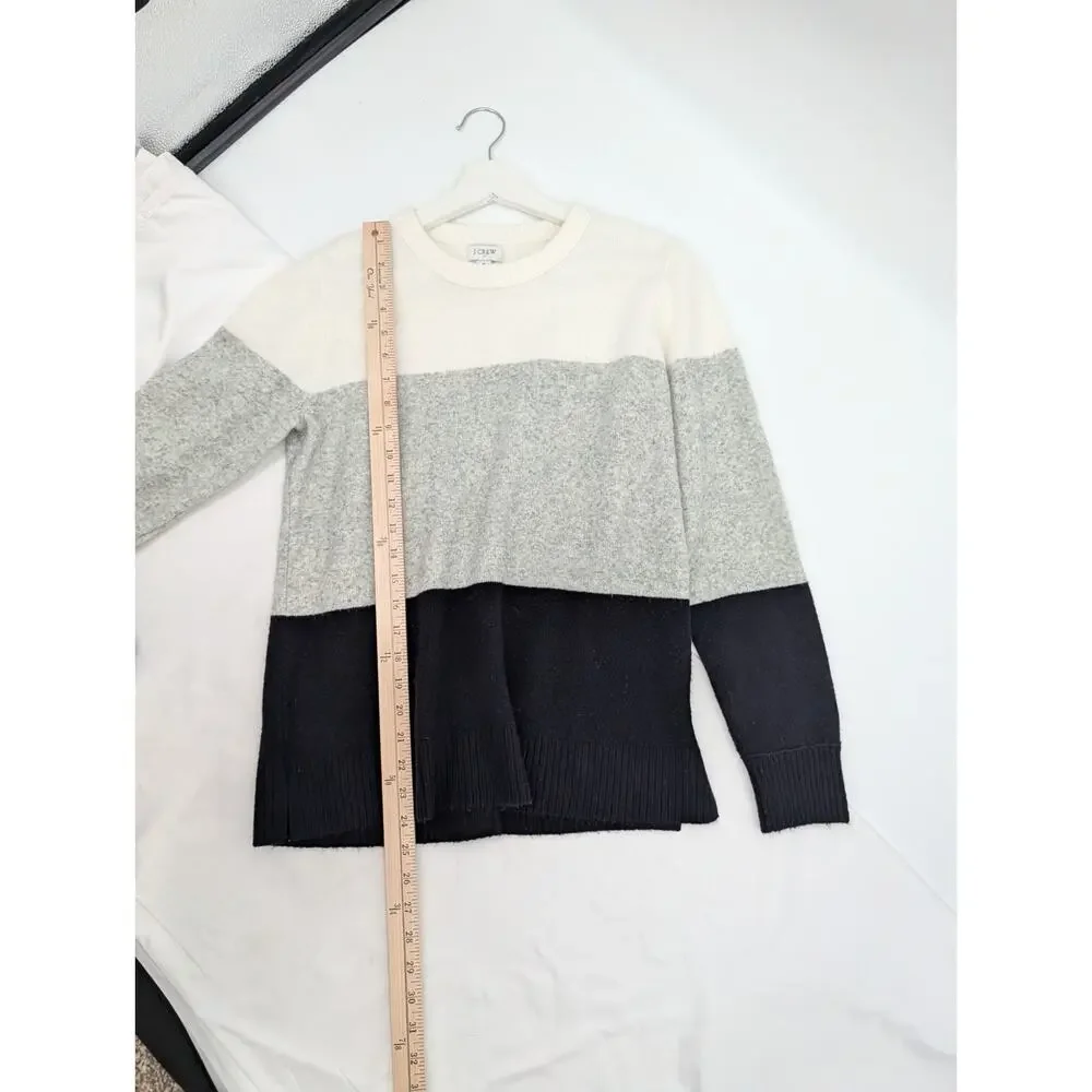 J Crew Medium Wool Blend Color Block Black Gray Cream Crew Sweater Preppy Warm